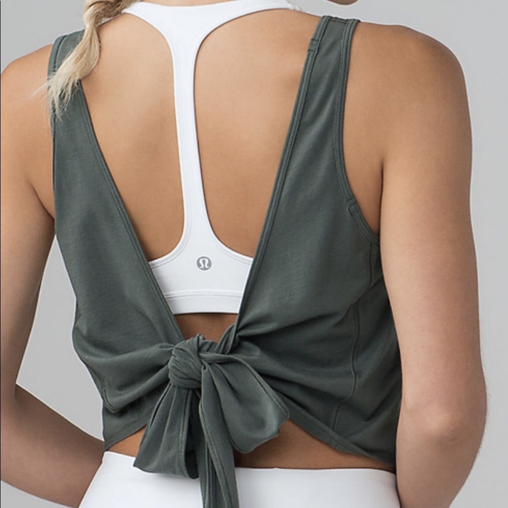 Lululemon It’s a tie tank size 8 or 10 - Picture 3 of 3